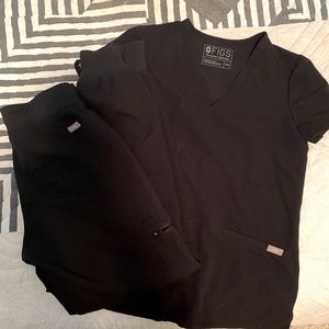 Figs women’s scrub set.